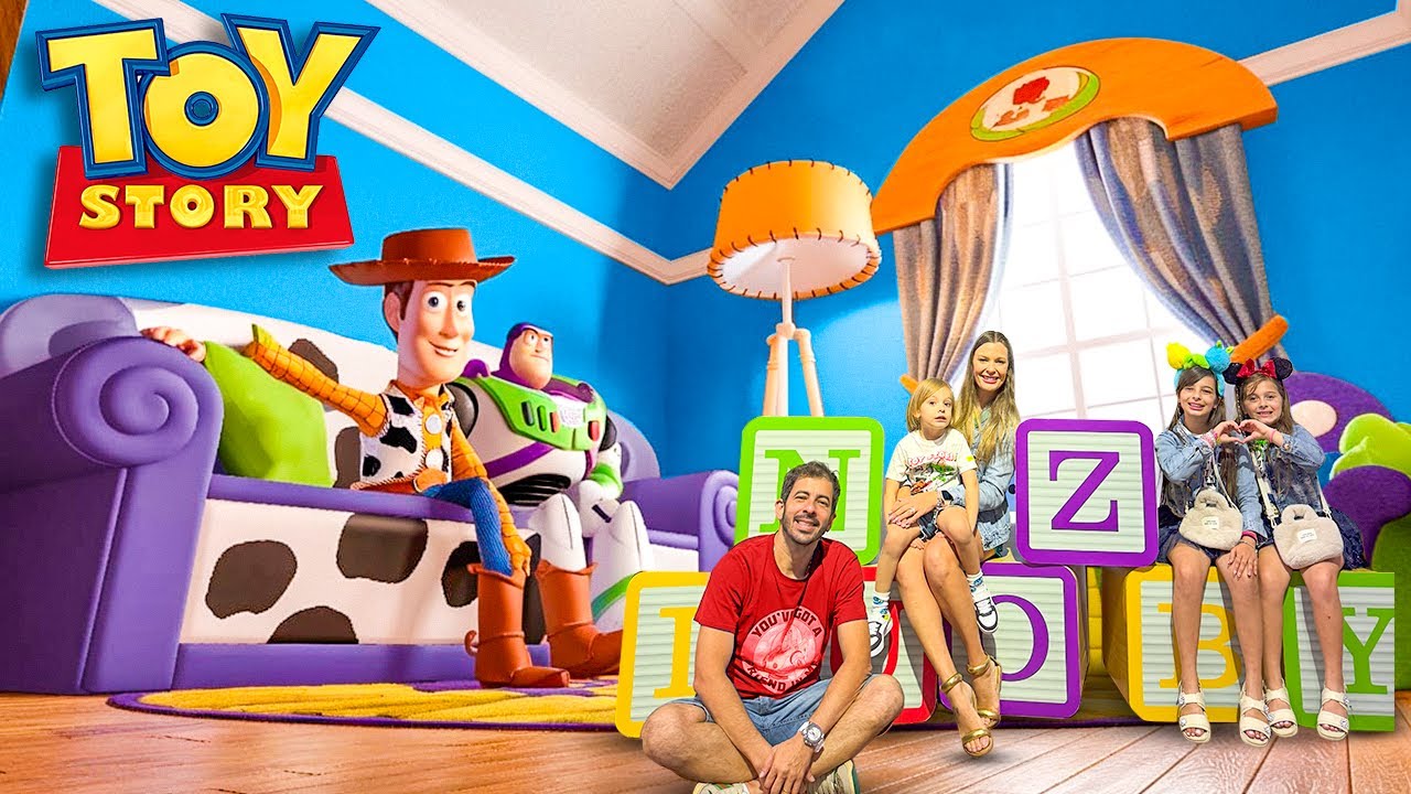 FOMOS ENCOLHIDOS E VIRAMOS BRINQUEDOS! * Pixar Experience
