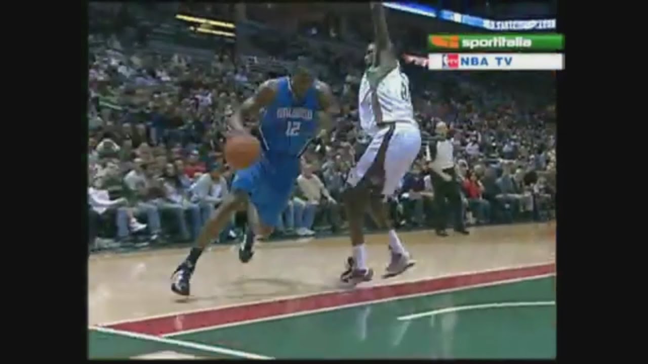 Dwight Howard 25 Points 4 Blk @ Bucks, 2009-10.