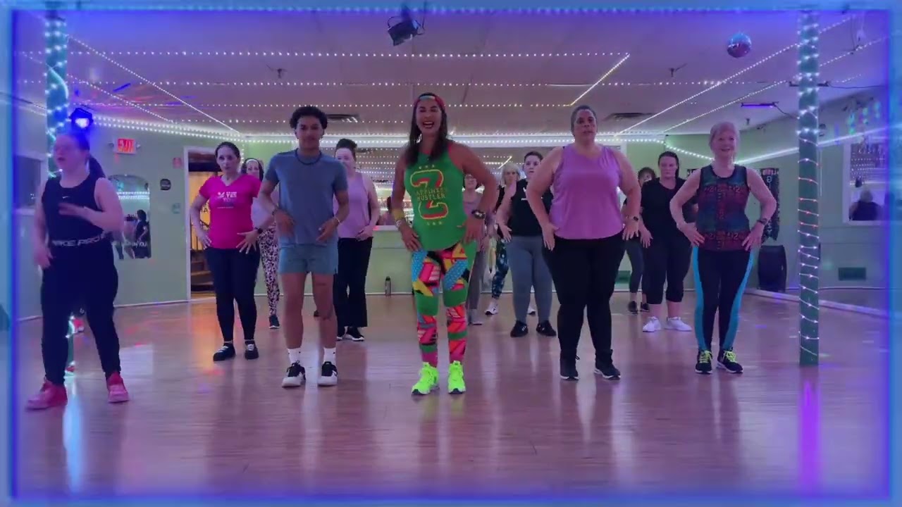 COPACABANA by Fanny Gray | Choreography by Maríanela and SSP familia | #zumba #yesyoucan 