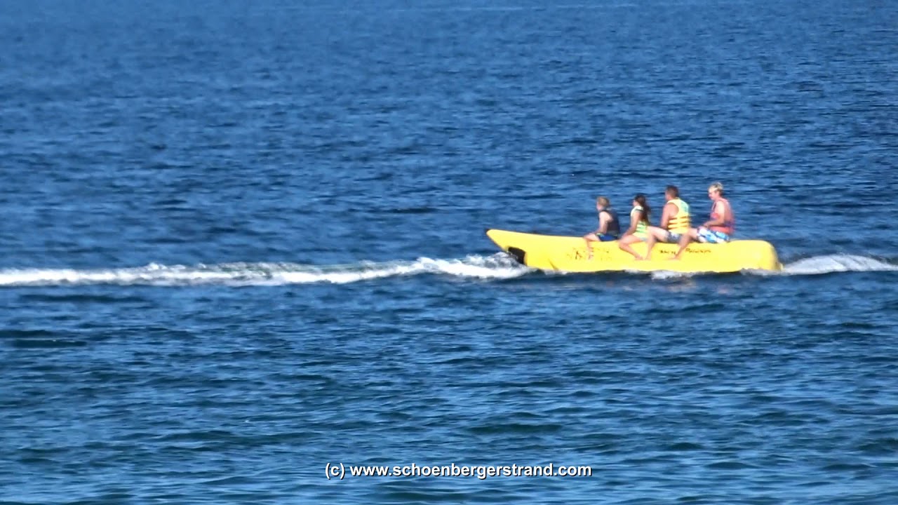 Fahrt auf der Banane am Sch&ouml;nberger Strand