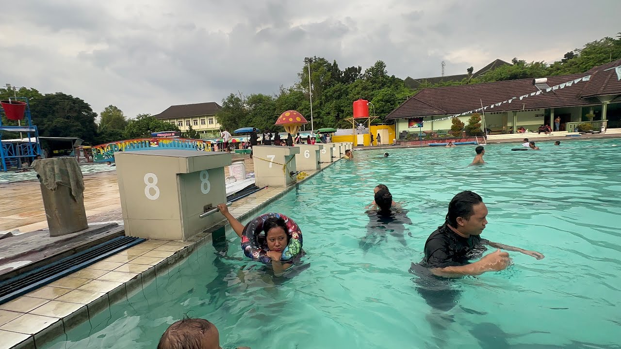 Kolam renang Semarang di Kodam Banyumanik // waterboom // HTM cuma 10.000