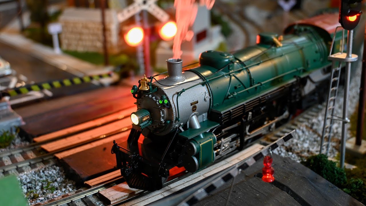 15 Minutes of S Gauge Steam Trains!