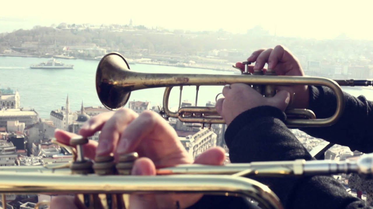 ISTANBUL POPS (featuring Ismail Lumanovski) - Gonna Fly Now