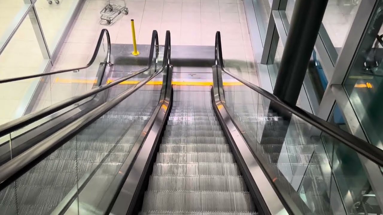 Prague Airport - 2x SCHINDLER Escalator ride landside between arrival & departure levels - part 1/2