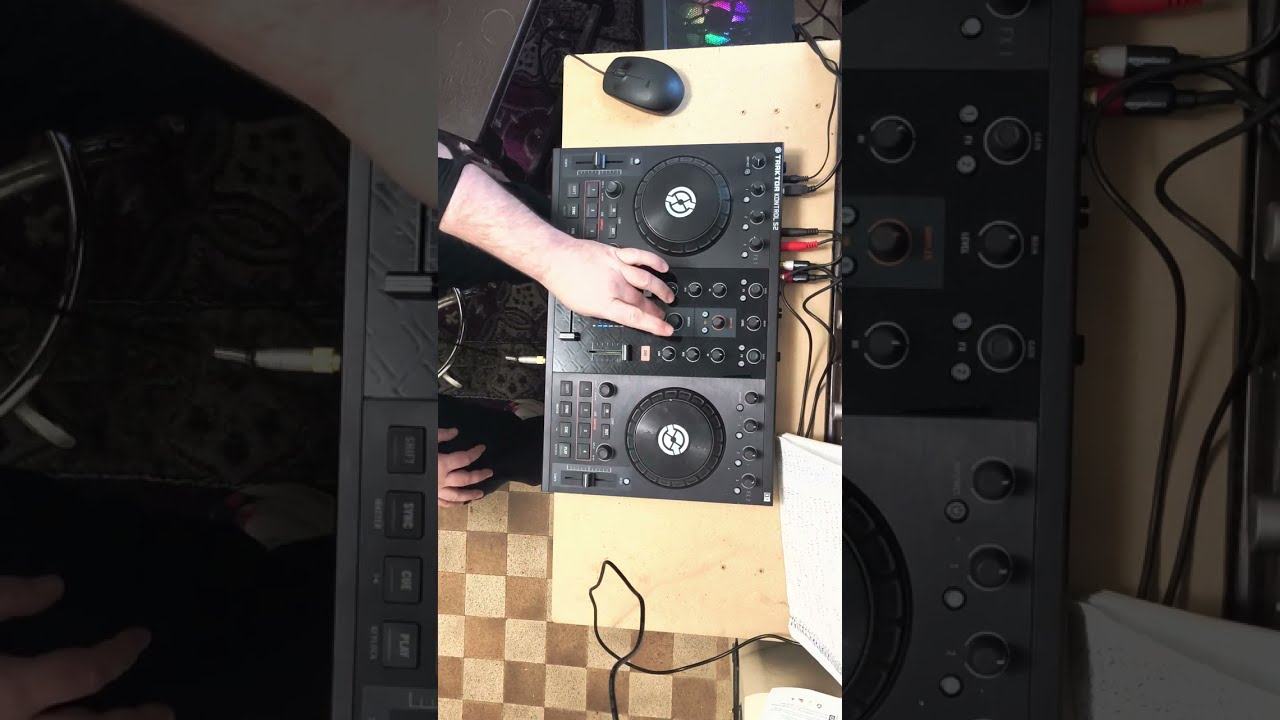 old skool new skool House mix, uplifting house, Deep house, electro Digital Traktor pro 4