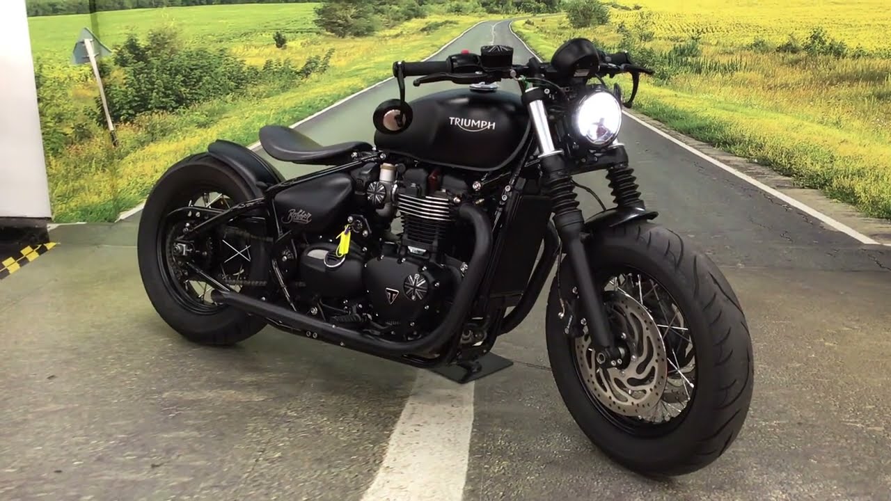 SW18KZP TRIUMPH BONNEVILLE BOBBER BLACK EDITION