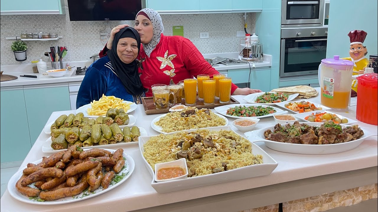 امي دخلت عليا علي غفله ومعاها ضيوف عملت اشيك عزومه من الا في التلاجه