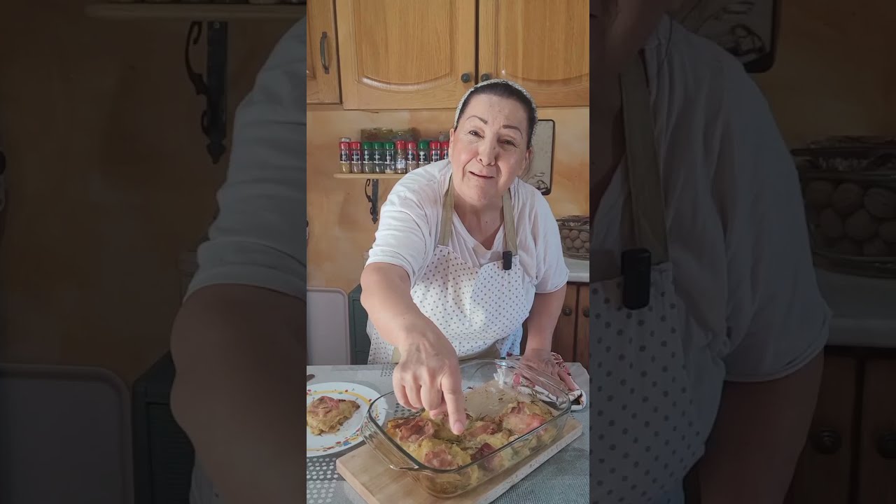 Patate schiacciate super gustose: un piatto dal gusto unico che sorprenderà i vostri ospiti!