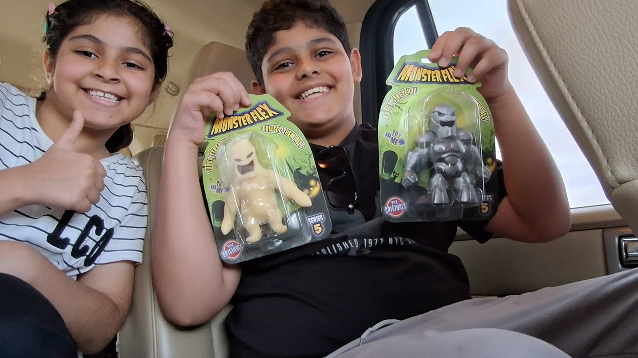 unboxing two series 5 monster flex toys!!(with my sister)