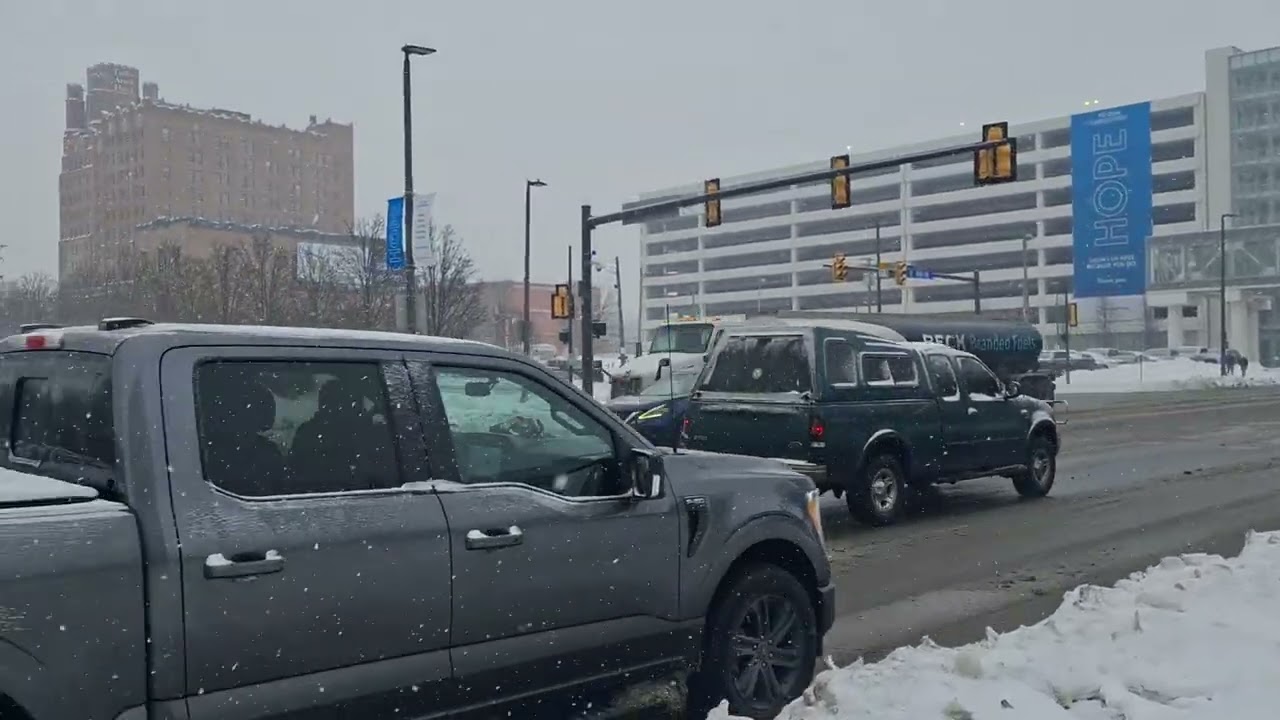 BECK BRANDED FUEL DRIVERS LIKE TO BLOW LIGHT AT 105TH AND CARNEGIE NO HELP FROM MAYOR BIBB