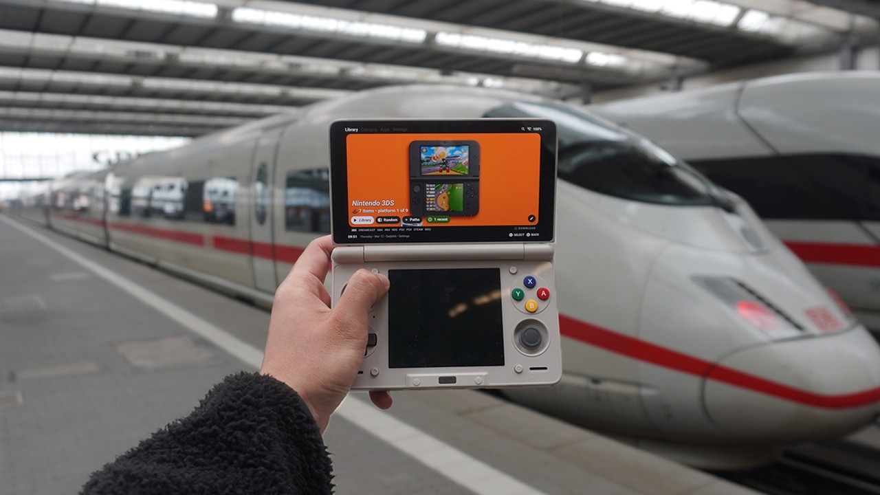The Ultimate Travel Handheld? (8-Hour Test)