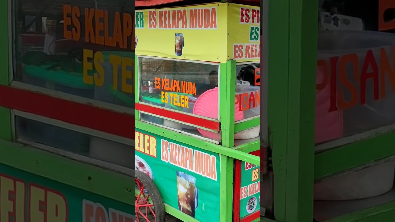Es Legend Yang Murah Meriah Di Kota Palu #wisatakuliner #jajananmurah #jajananviral  #shorts #palu