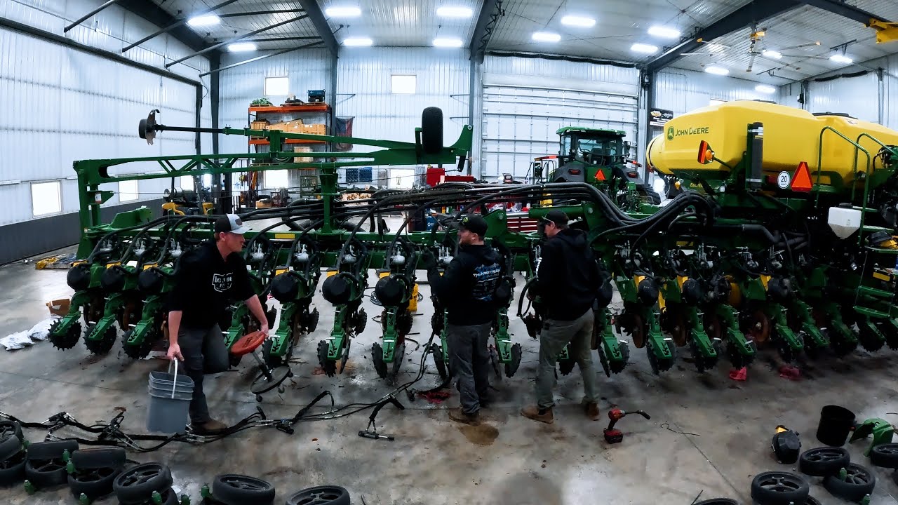 A Month Later and We Have NO Idea How This Planter Goes Together!! 