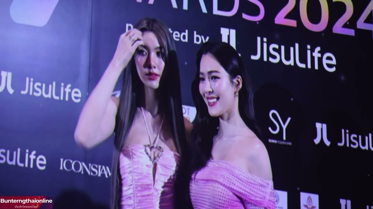 โมเม้นต์ ก่อน งานประกาศรางวัล  เริ่ม  #YEntertainAwards2024  #หลิงออม #LingOrm #옴링 #링옴 01/12/67