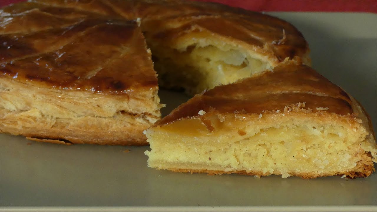 Recette de la Galette des Rois à la Frangipane (pâte feuilletée express)