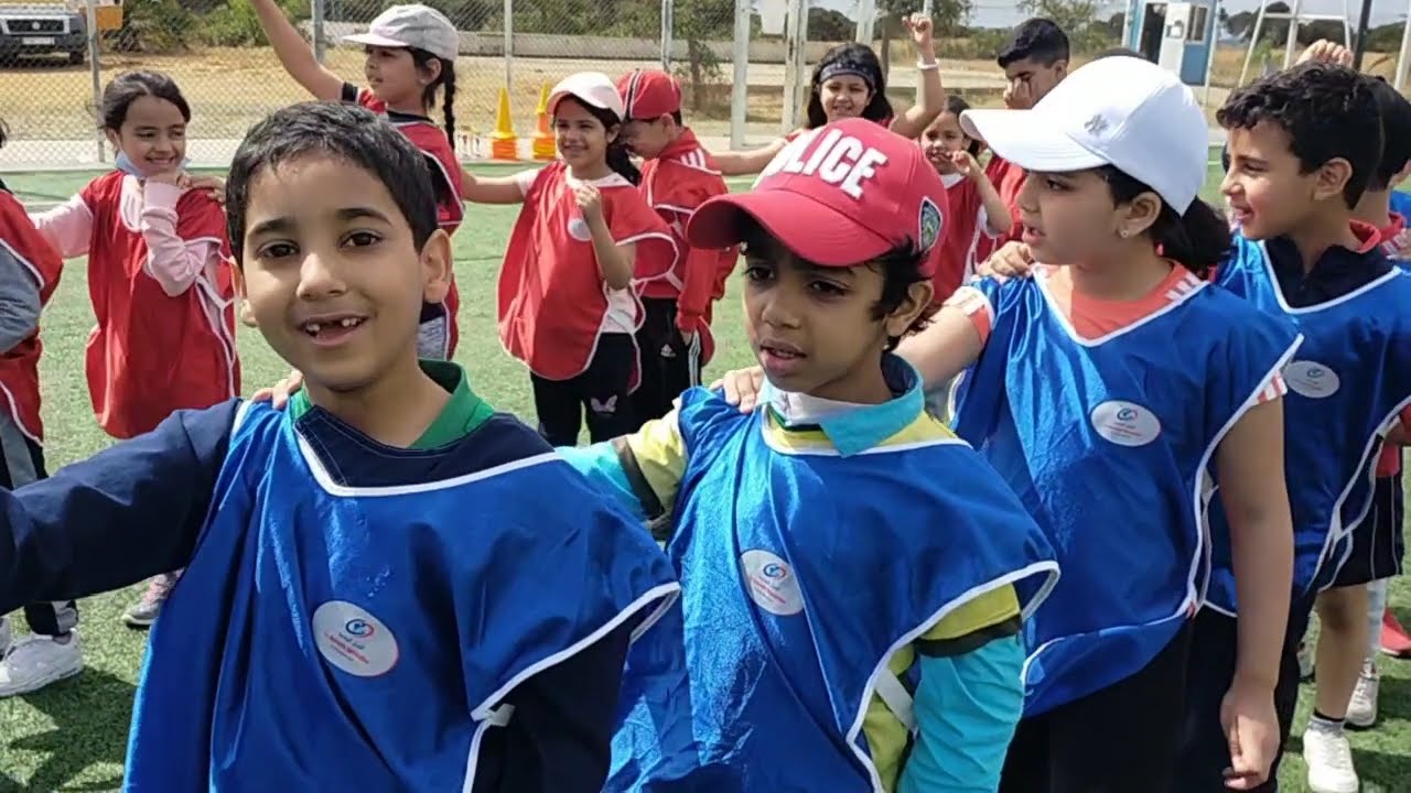 تلميذات و تلاميذ الجيل الجديد المستوى الثاني ابتدائي في حفل رياضي بملاعب القرب بطانة سلا.