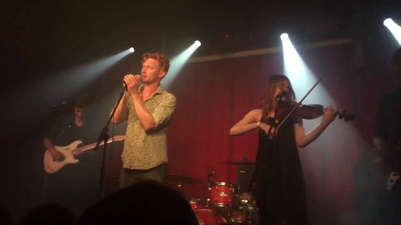 The Sloes - Chasing Tails - Livet