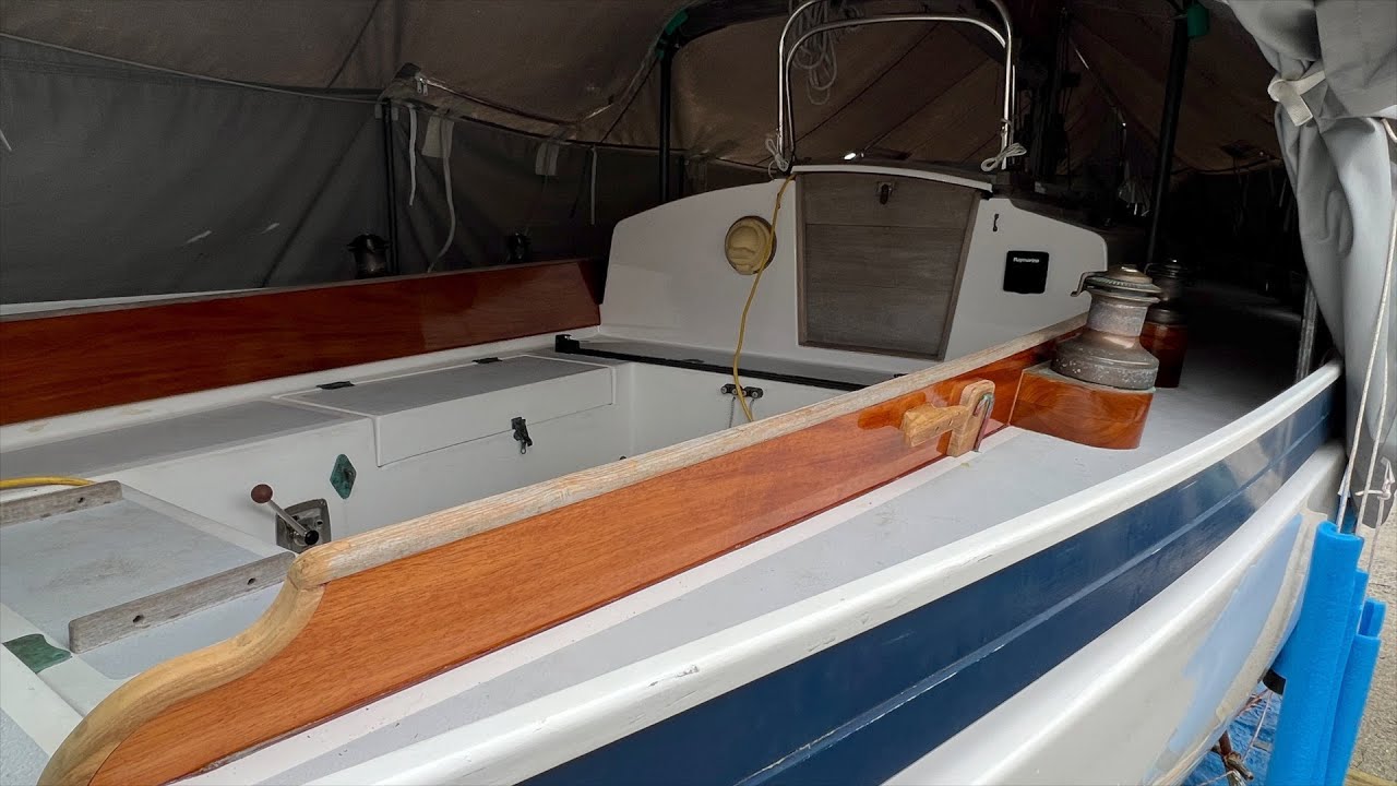 S6E1//Building Varnished Coamings with Bare Teak Caps//