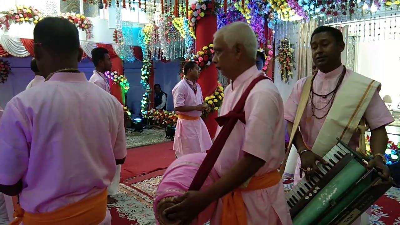 Nam Kirtan by Joy Narayan Roy of Prabhati Sangha. 9435228569