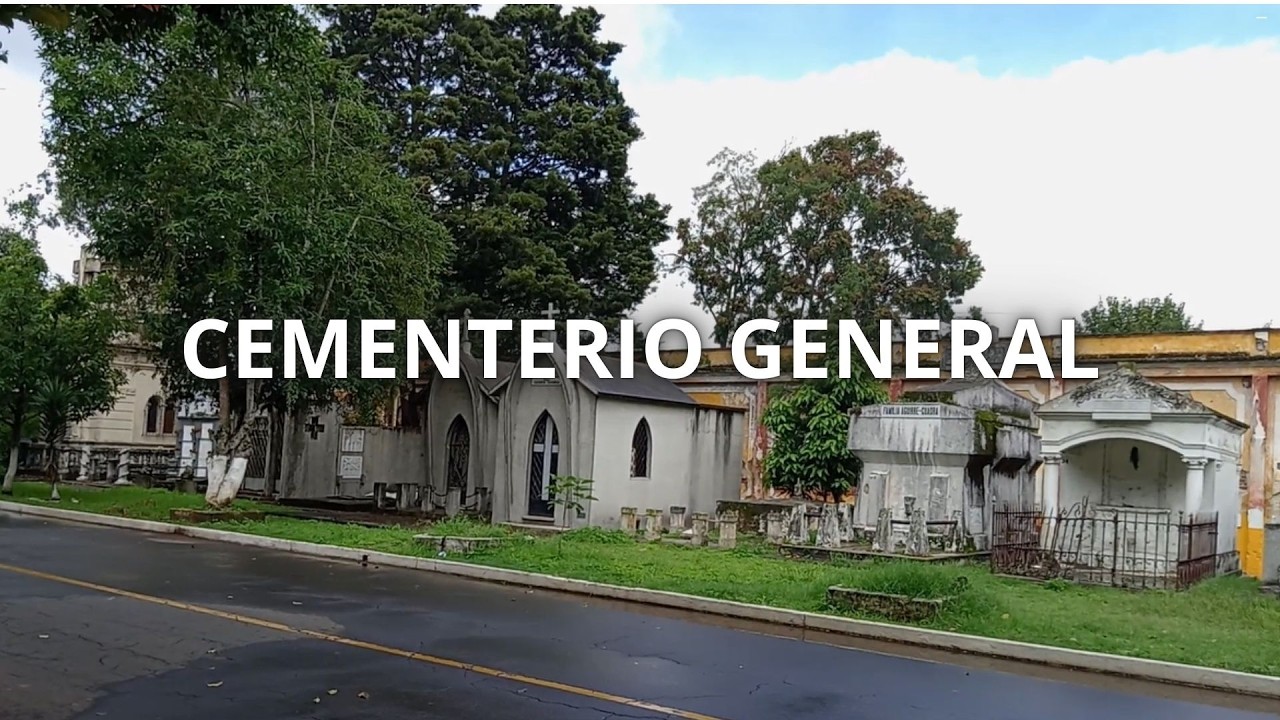 Recorriendo el cementerio general de Guatemala