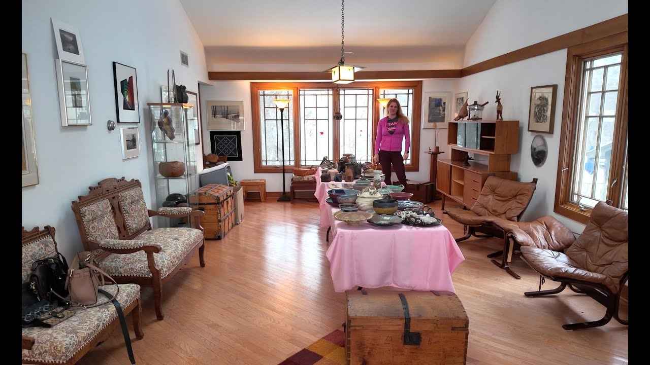 Charming Crystal Lake 2/21 & 2/22 2026 9am to 3pm Rosey Glow Estate Sales