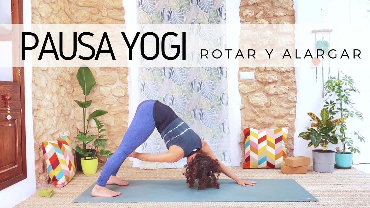 Pausa Yogi para rotar y alargar