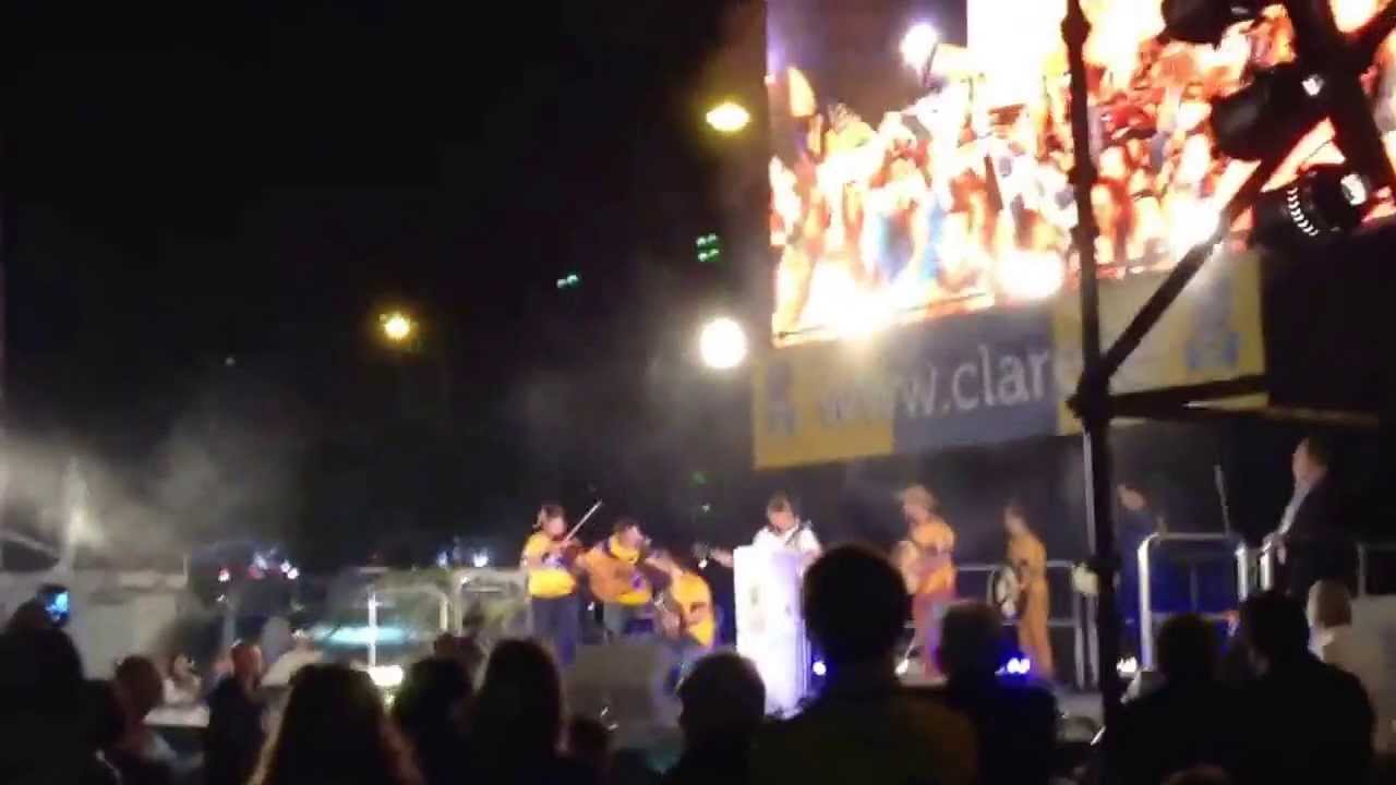 The Banner Roar (revised)... Live @The FairGreen.. #ClareTeamsHomecoming #2013