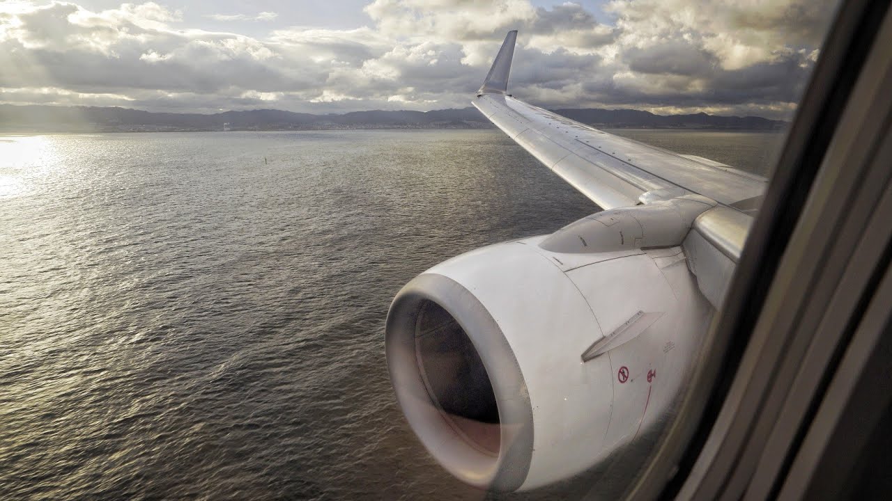 FANTASTIC VIEWS! Japan Airlines Boeing 737-800 Landing at KIX Osaka Kansai Intl Airport