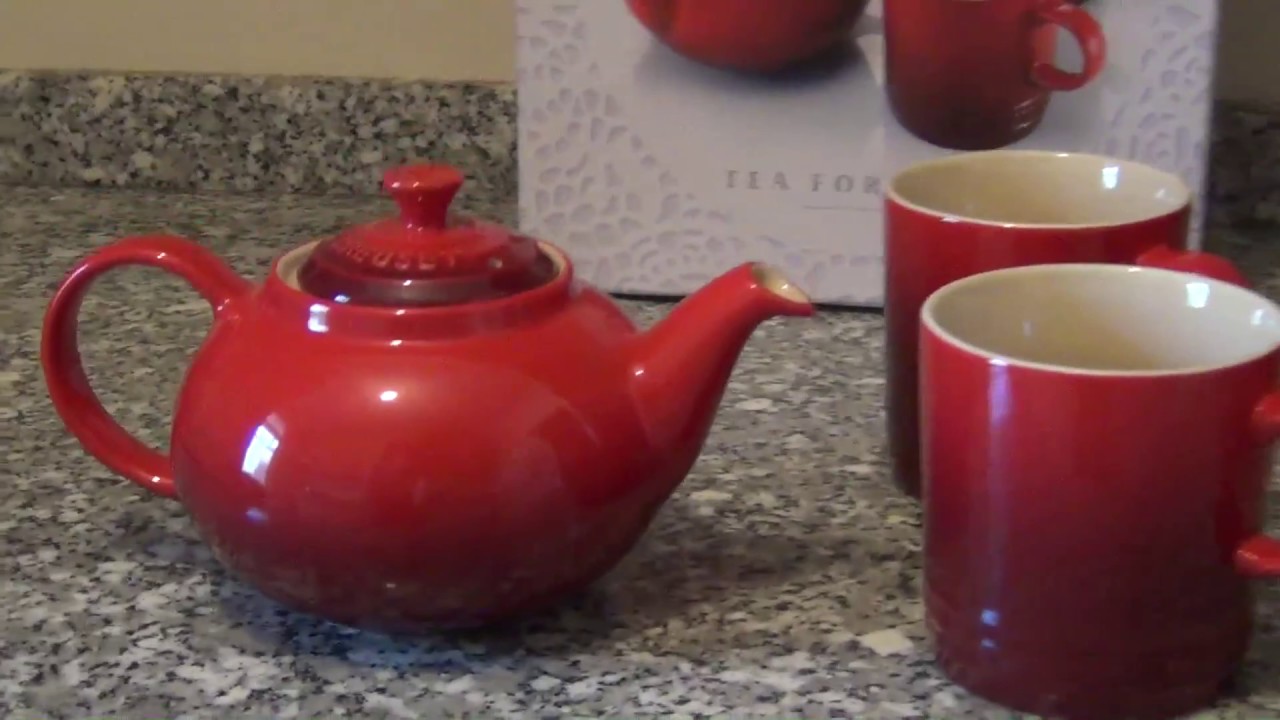 Le Creuset Classic Stoneware Mug & Teapot Set