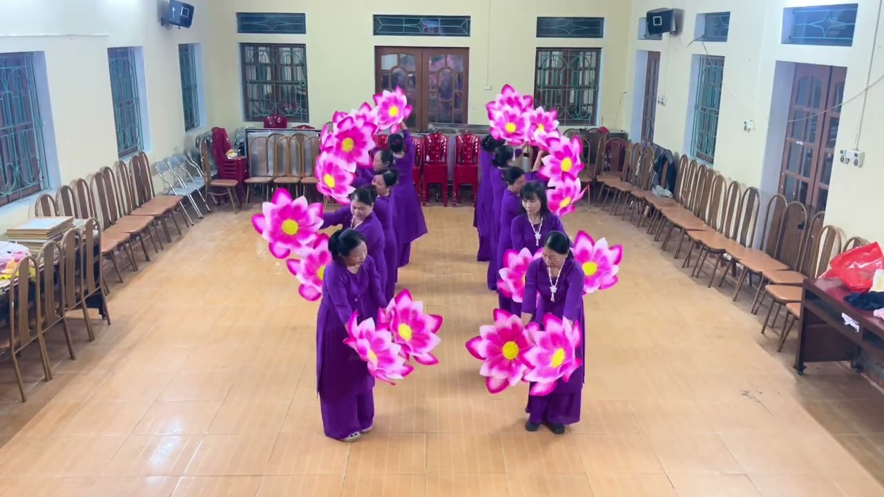 Múa : CON LÊN CHÙA DÂNG HOA