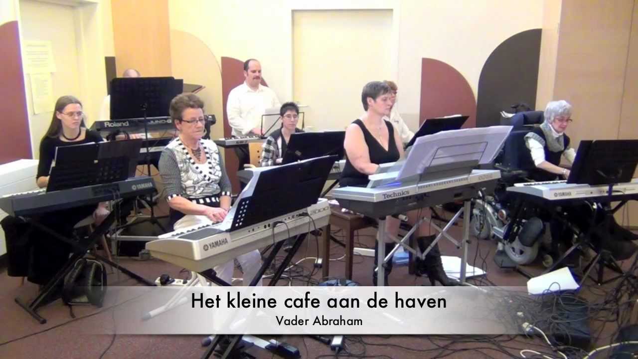 Hoorns Keyboardensemble speelt Het kleine cafe aan de Haven van Vader Abraham
