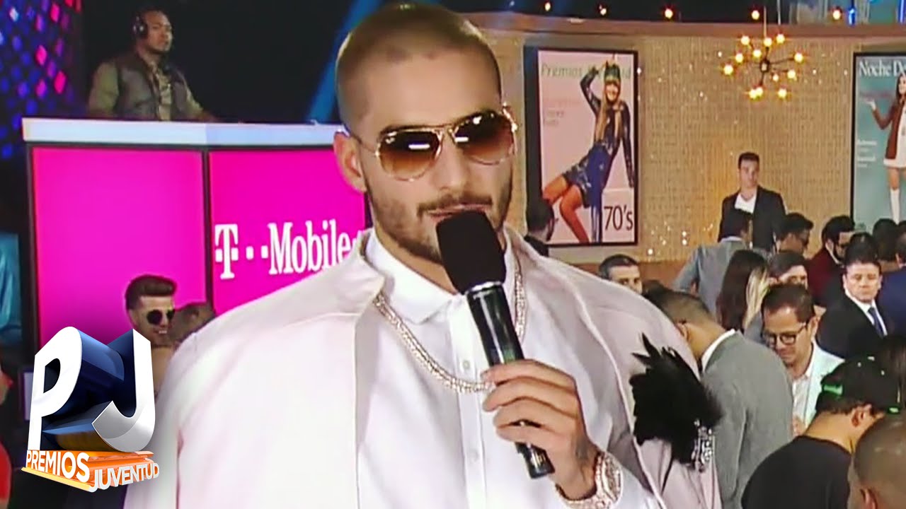 Maluma llegó vestido muy elegante y volvió locas a sus fanáticas