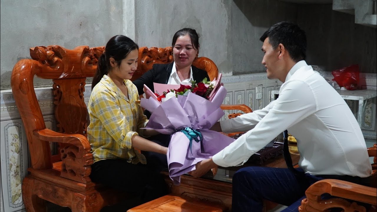 Linda Cooks a Meal to Thank You, CEO Quang's secret makes Linda & her mother burst into tears
