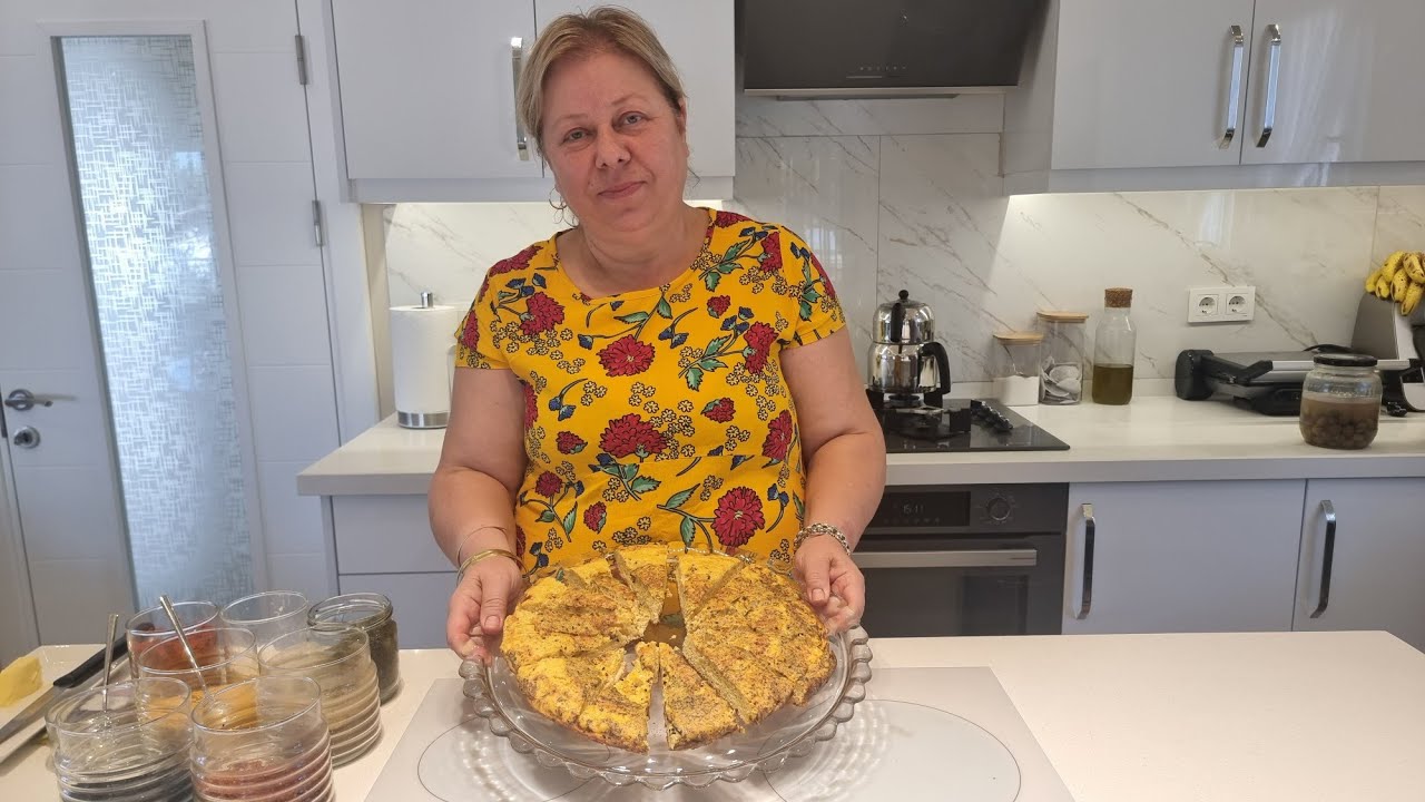 Kahvaltılık harika bi omlet yaptım. Kabartma tozuyla  kek gibi omlet. Muhteşem oluyor👍
