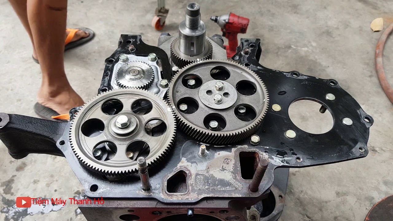 Ráp Con Máy Nissan BD30 Diesel Engine