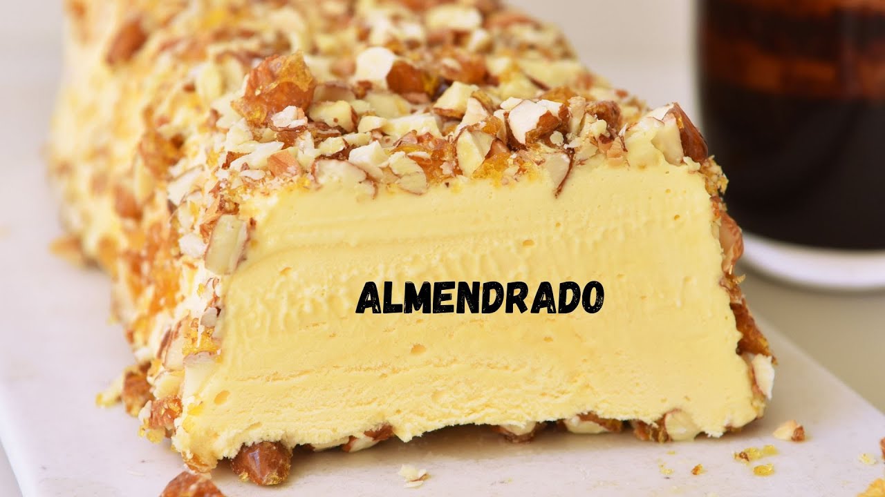 Almendrado con salsa Charlotte, el mejor postre de verano