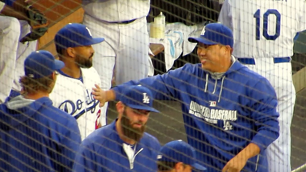 Ryu Kershaw Kemp Uribe Dodger Dugout Craziness Today 7-29