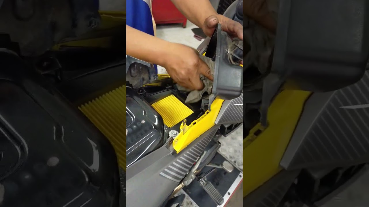 # Yamaha #sniper150 v2 change oil and air filter to my bumblebee..