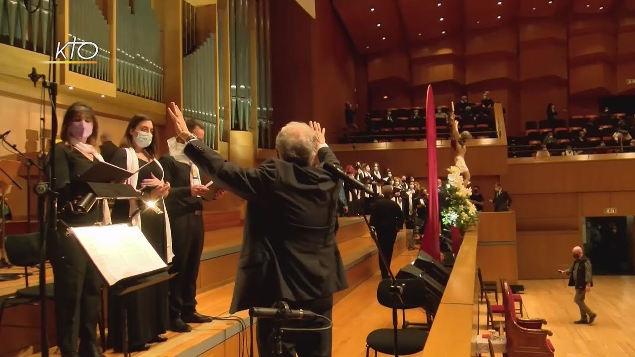Jo Akepsimas, chef de choeur de la messe du Pape à Athènes