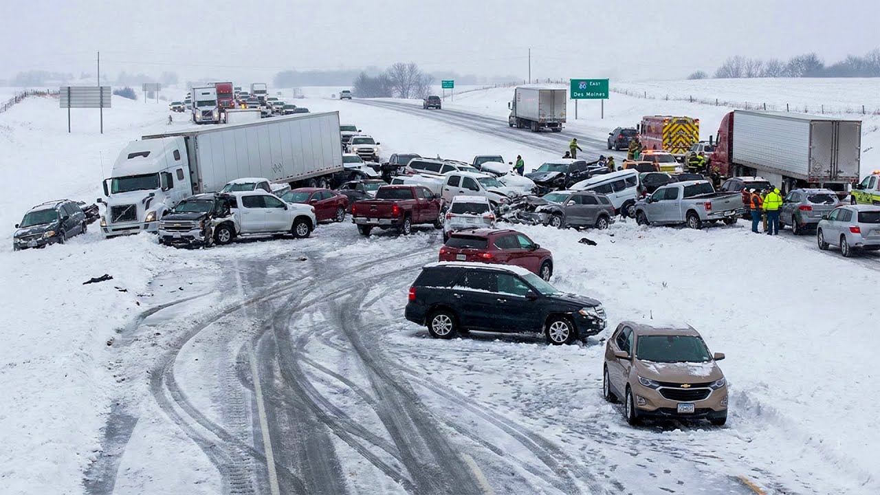 В Айове выпал снег! Массовая авария привела к закрытию трассы I-80.