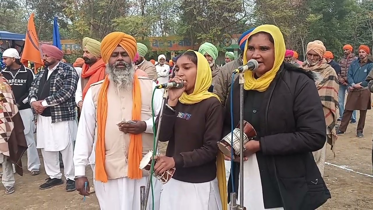 ਪਿੰਡ ਨੰਦਗੜ੍ਹ ਕੋਟੜਾ ਵਿਖੇ ਸ੍ਰੀ ਗੁਰੂ ਗੋਬਿੰਦ ਸਿੰਘ ਜੀ ਦੇ ਪ੍ਰਕਾਸ਼ ਦਿਹਾੜੇ ਤੇ ਹਾਜ਼ਰੀ ਭਰਦਾ ਹੋਇਆ ਢਾਡੀ ਜੱਥਾ
