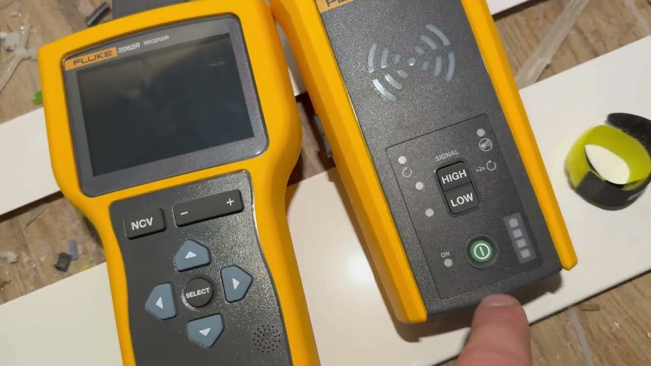 Detector de cabluri îngropate Fluke 2062