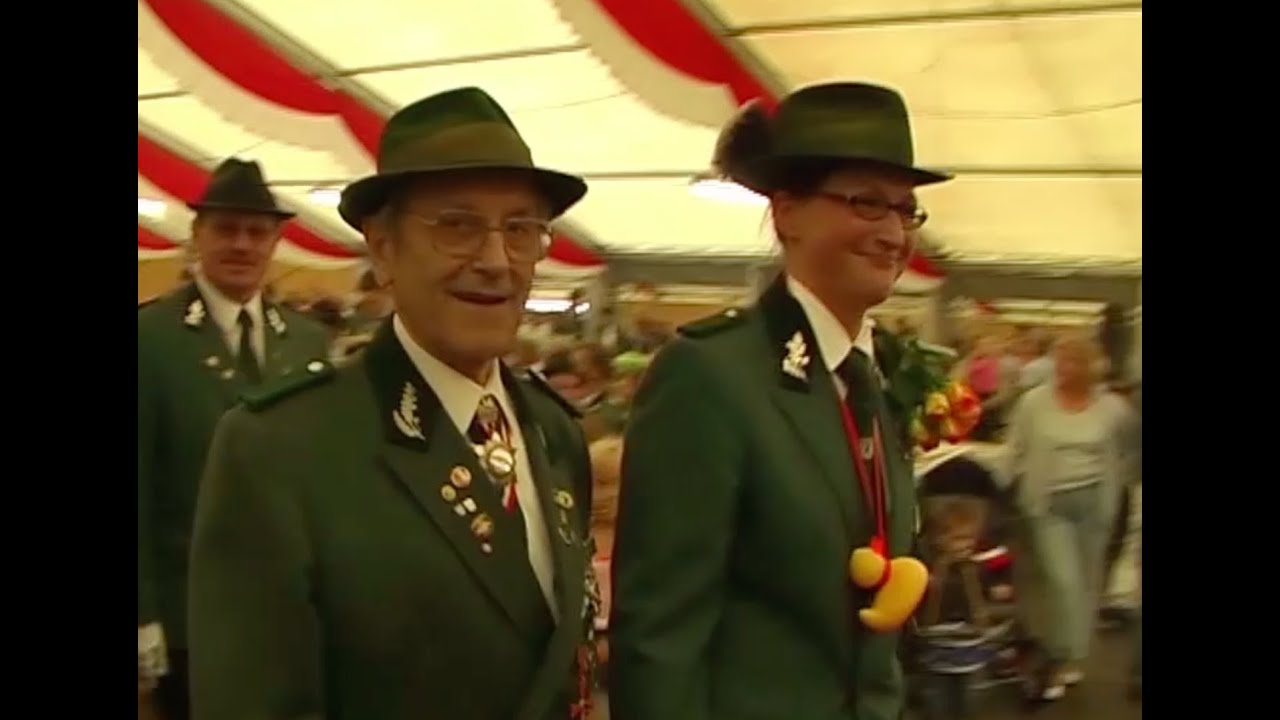 Die erste Frau im BSV-Regiment (Montagsparade 2005)