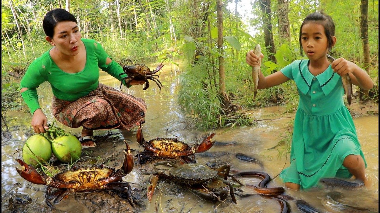 Fish and ell curry spicy for special recipe/ Cooking crabs soup with water coconut testy delicious