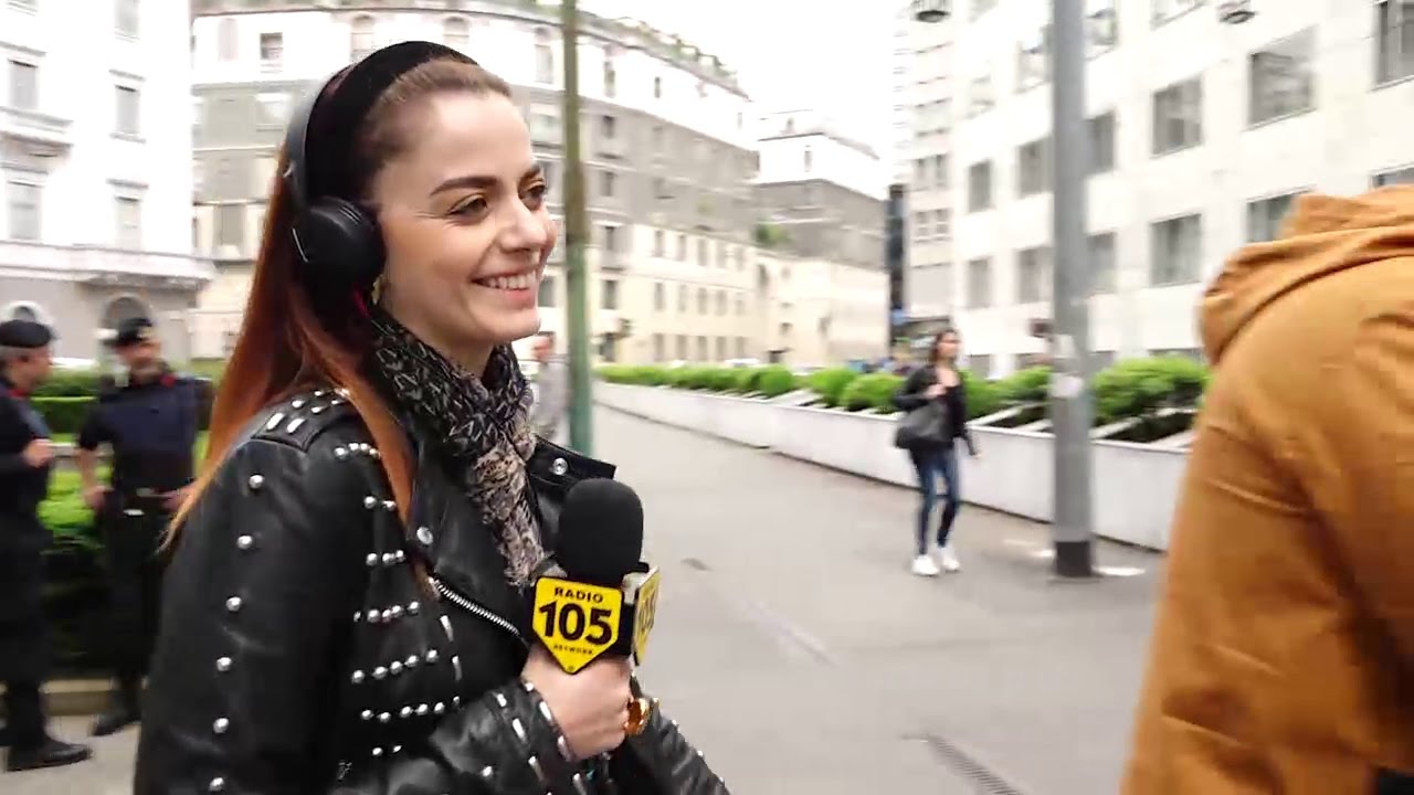 Annalisa - Performance con i fan a @Radio105