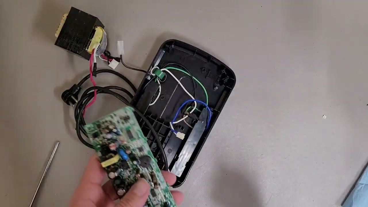 APC Back-UPS 350 BE350G 350VA 120V battery backup #teardown