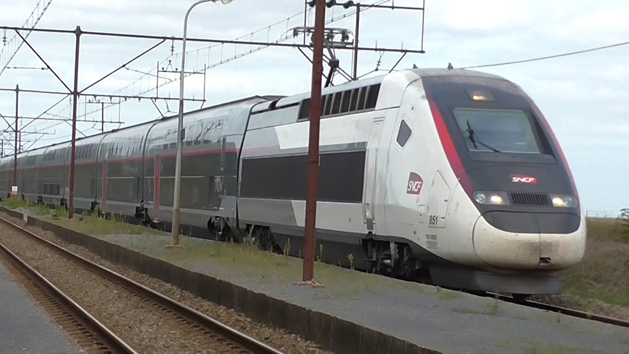 SNCF TGV - Tren de alta velocidad Euroduplex 2N2 rama 851 llegando a Lourdes
