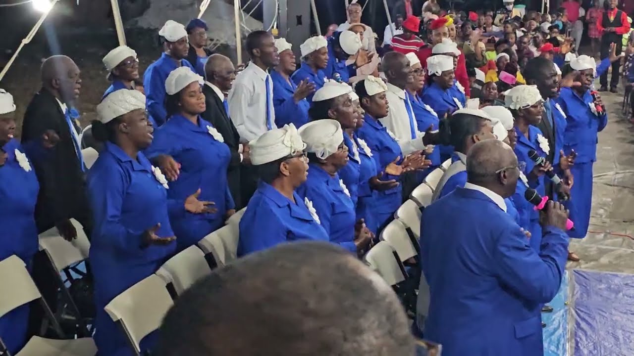 Master The Tempest Is Raging 🙌🏾 Faith Emanuel Apostolic Choir (Peace Be Still) Tent Crusade