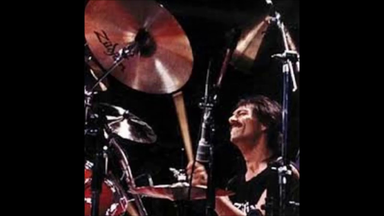 Vinnie Colaiuta solo  with Tom Scott and Neil Stubenhaus 1980