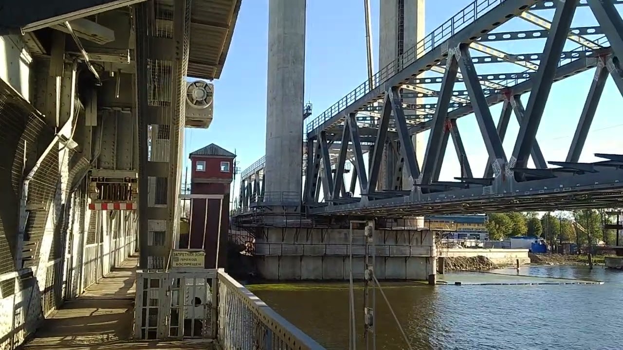 Строительство нового Железнодорожного Моста рядом со старым двух ярусным мостом Сентябрь 2024